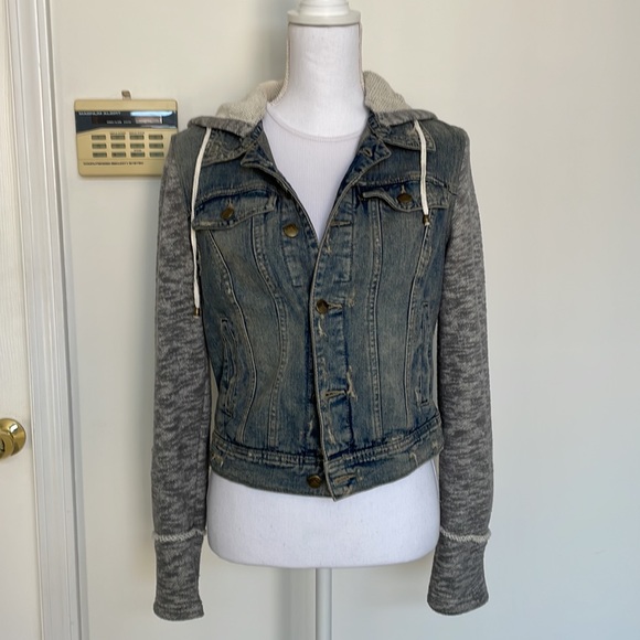 Free People Jean jacket with built-in hoodie US SMALL - Picture 2 of 12